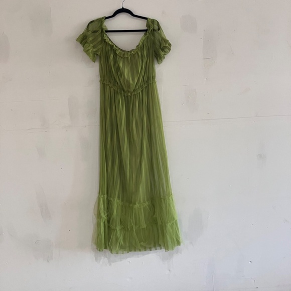 Lime green lace summer dress - Picture 2 of 9